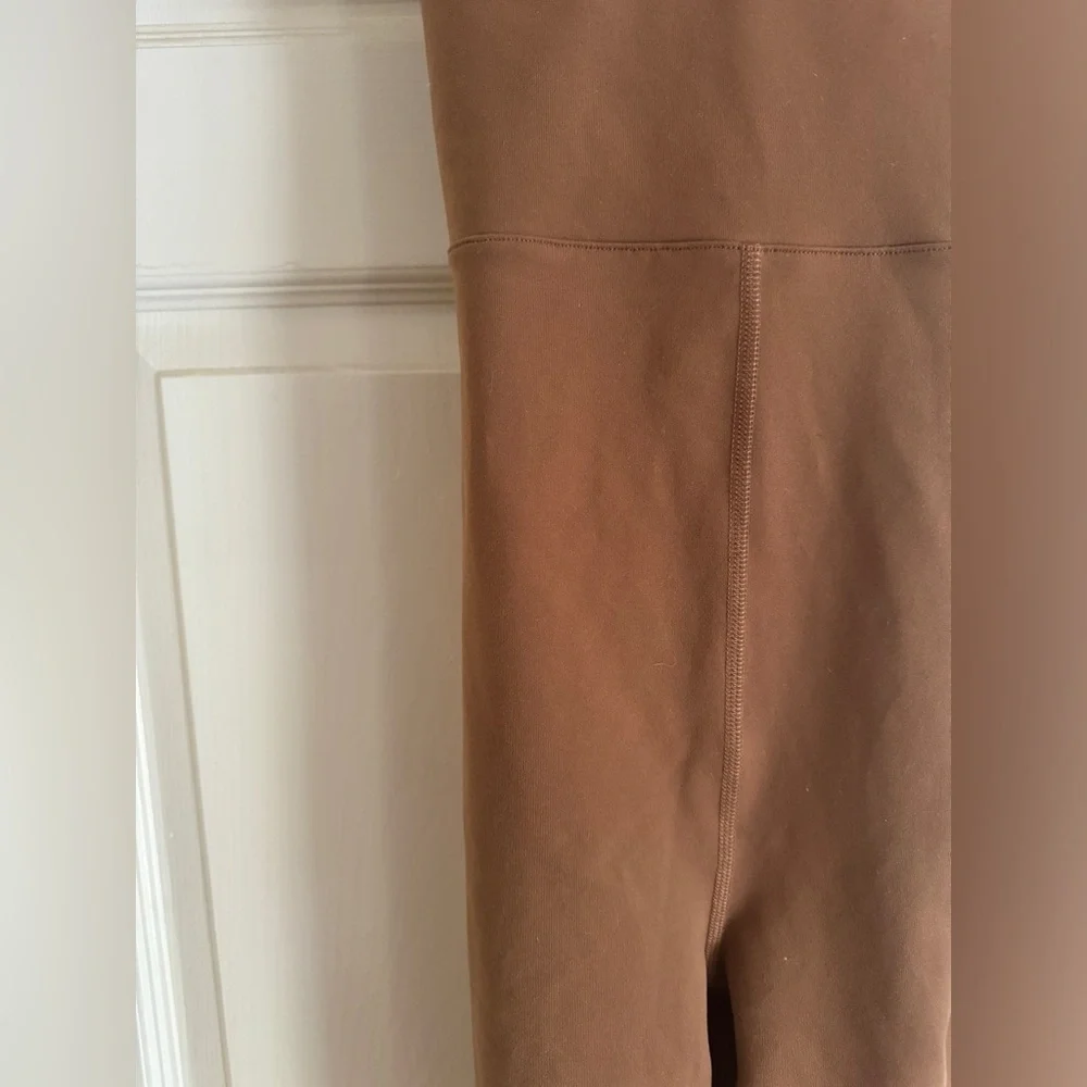 Airbrush Physique Onesie from ALO in cinnamon brown - Picture 5 of 11